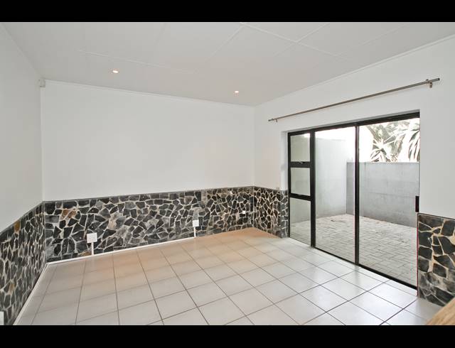 854M² BUILDING FOR SALE IN BRAMLEY
